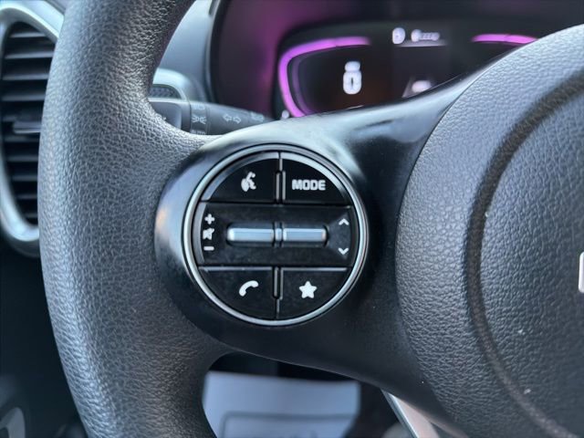 Used 2025 Kia Soul LX w/ LX Technology Package image 15