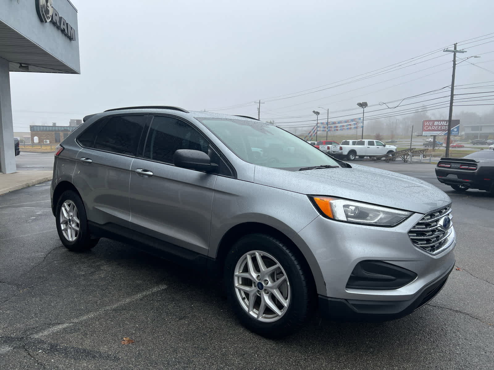 Used 2022 Ford Edge SE image 4