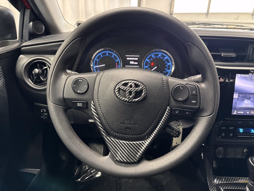 Used 2018 Toyota Corolla LE FWD image 16