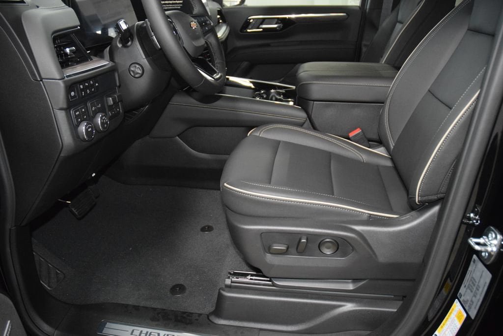 New 2026 Chevrolet Suburban Premier AWD/4WD image 40