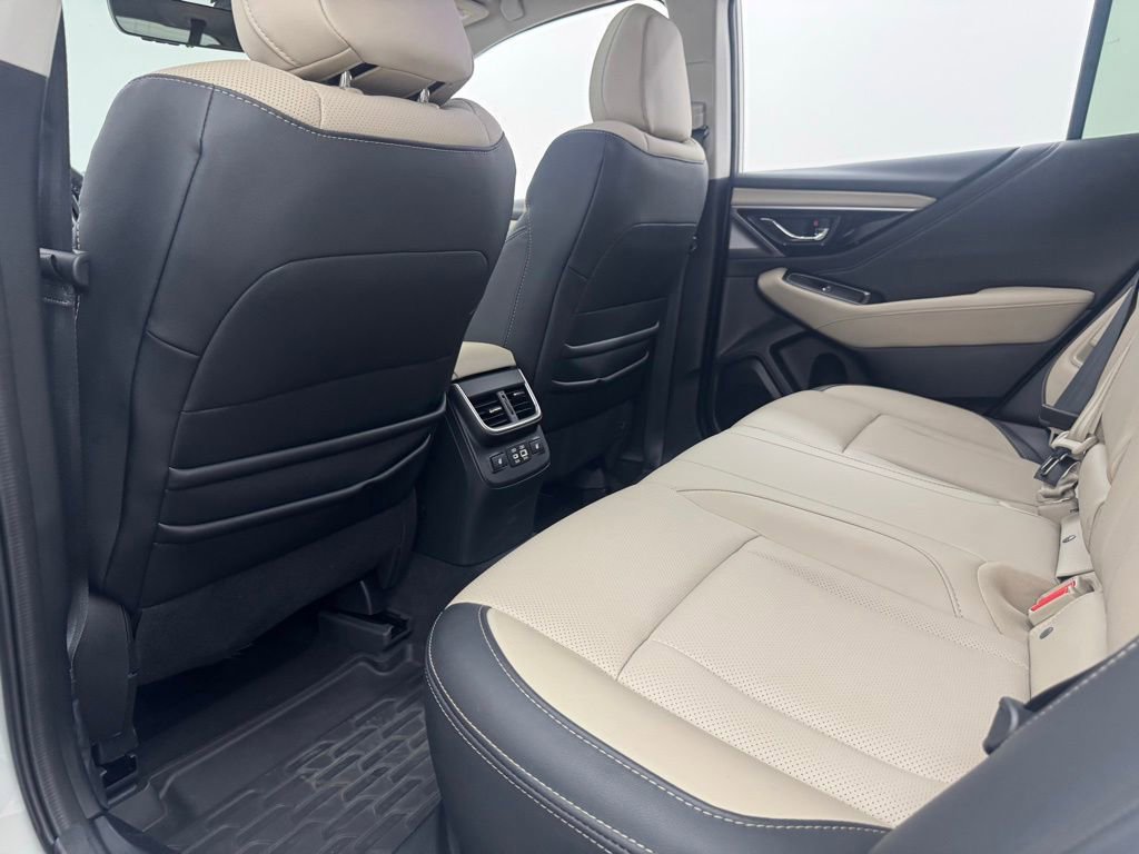 Used 2025 Subaru Outback Limited AWD/4WD image 38