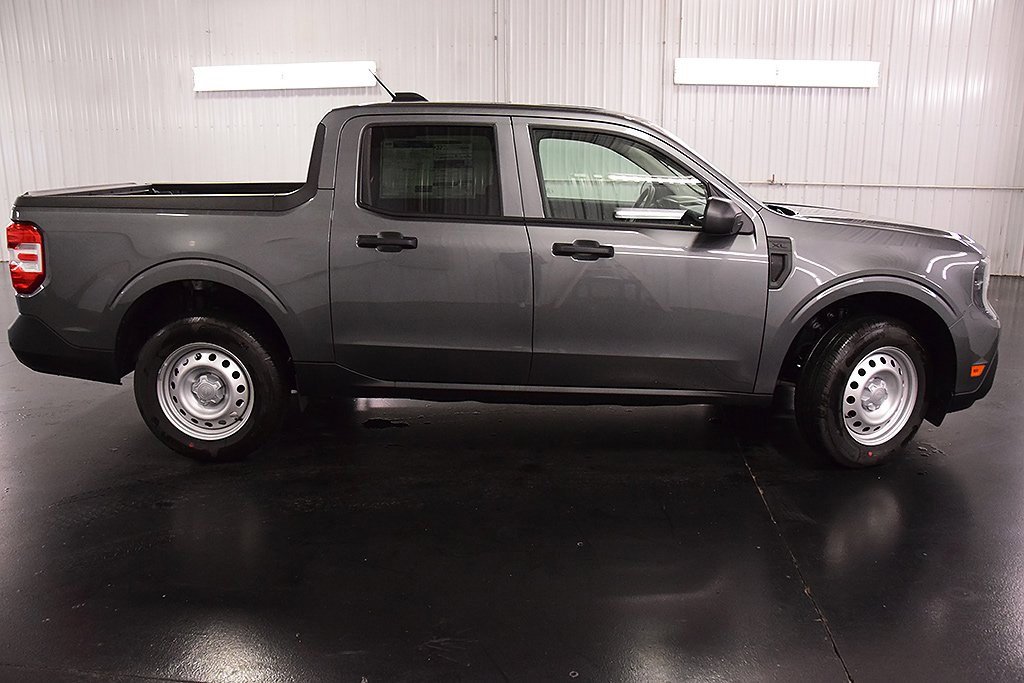 New 2025 Ford Maverick XL w/ Equipment Group 101A image 9