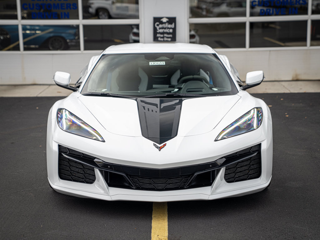 Used 2025 Chevrolet Corvette Z06 RWD image 6