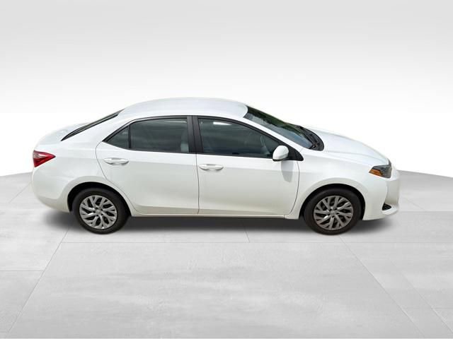 Used 2019 Toyota Corolla LE FWD image 2
