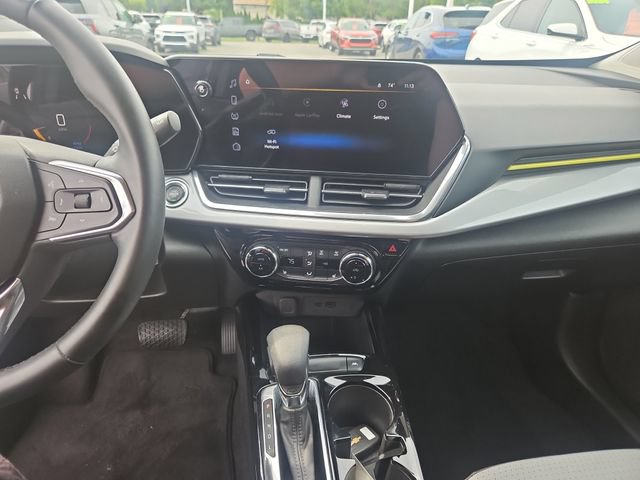Used 2024 Chevrolet Trax LT w/ LT Convenience Package FWD image 18
