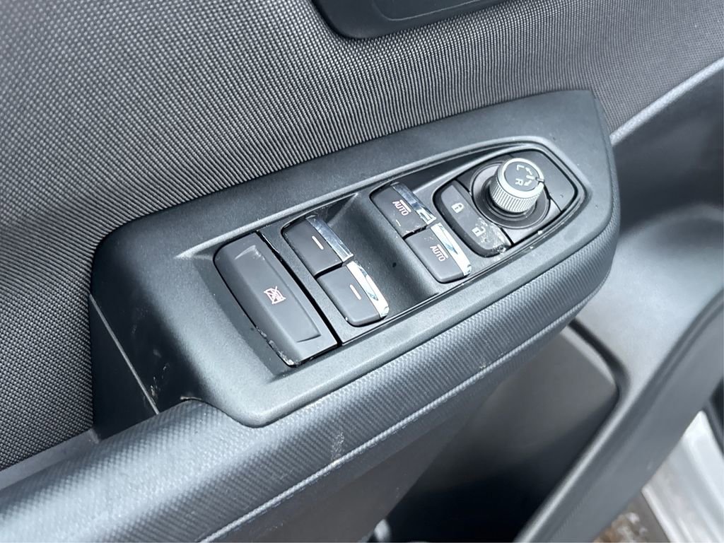 Used 2025 Subaru Forester Premium image 31