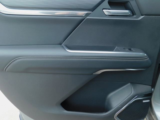 Used 2025 GMC Acadia Elevation image 24