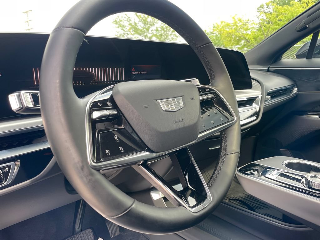 Used 2024 Cadillac Lyriq Luxury w/ LPO, Floor Liner Package AWD/4WD image 15