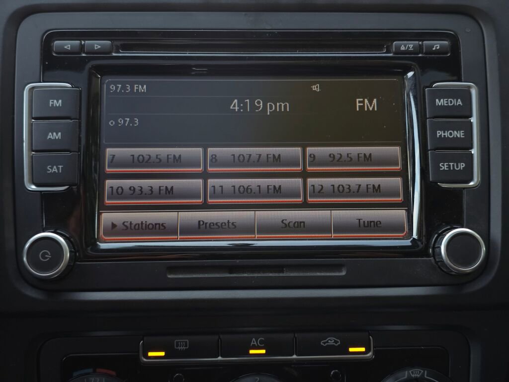 Used 2011 Volkswagen Jetta SE w/ Wheel & Sunroof Pkg image 29