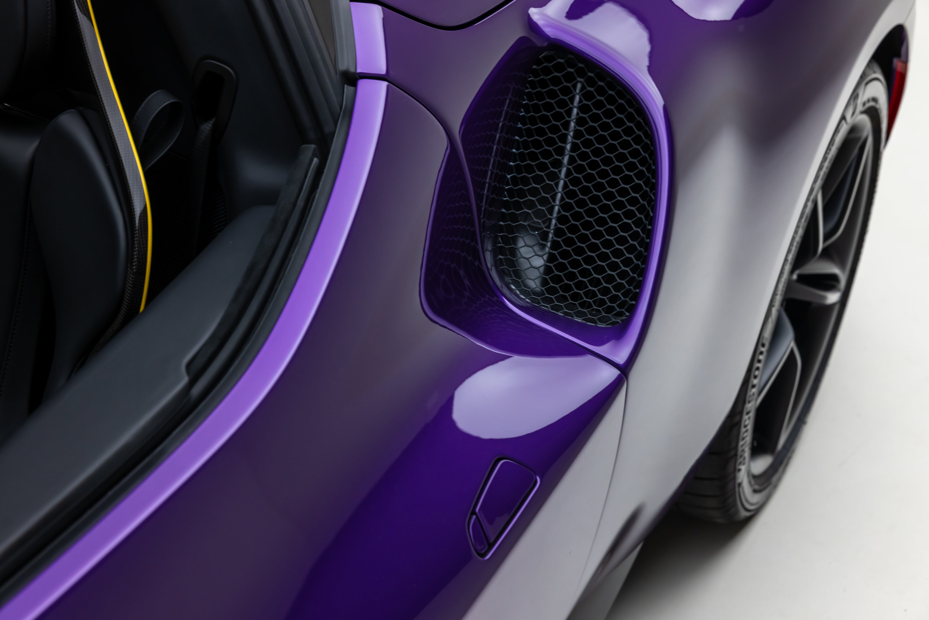 Certified 2025 Ferrari 296 GTS image 28