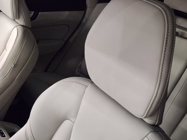 New 2026 Volvo XC60 T8 Ultra w/ Protection Package Premier AWD/4WD image 15