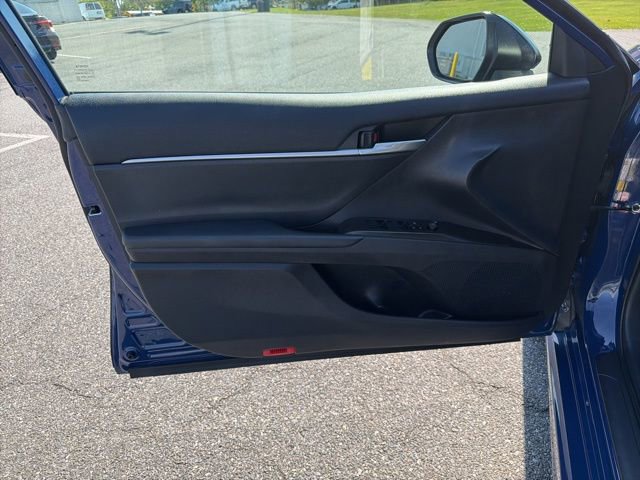 Used 2023 Toyota Camry SE FWD image 11