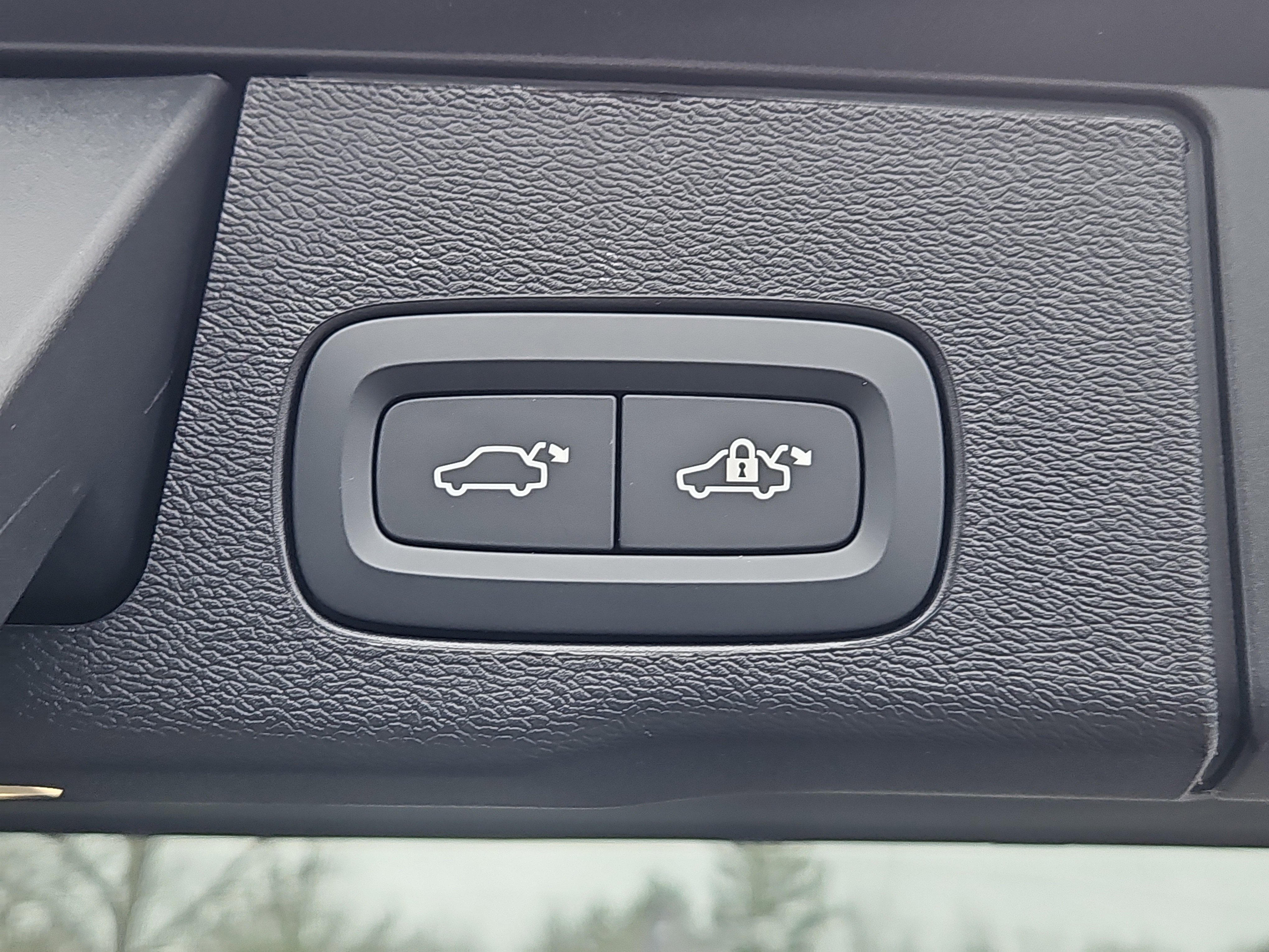 New 2026 Volvo XC60 B5 Plus w/ Protection Package Premier image 13