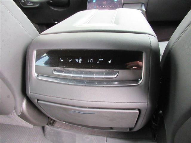 Certified 2025 Cadillac Escalade Premium Luxury w/ LPO, Radiant Package image 15