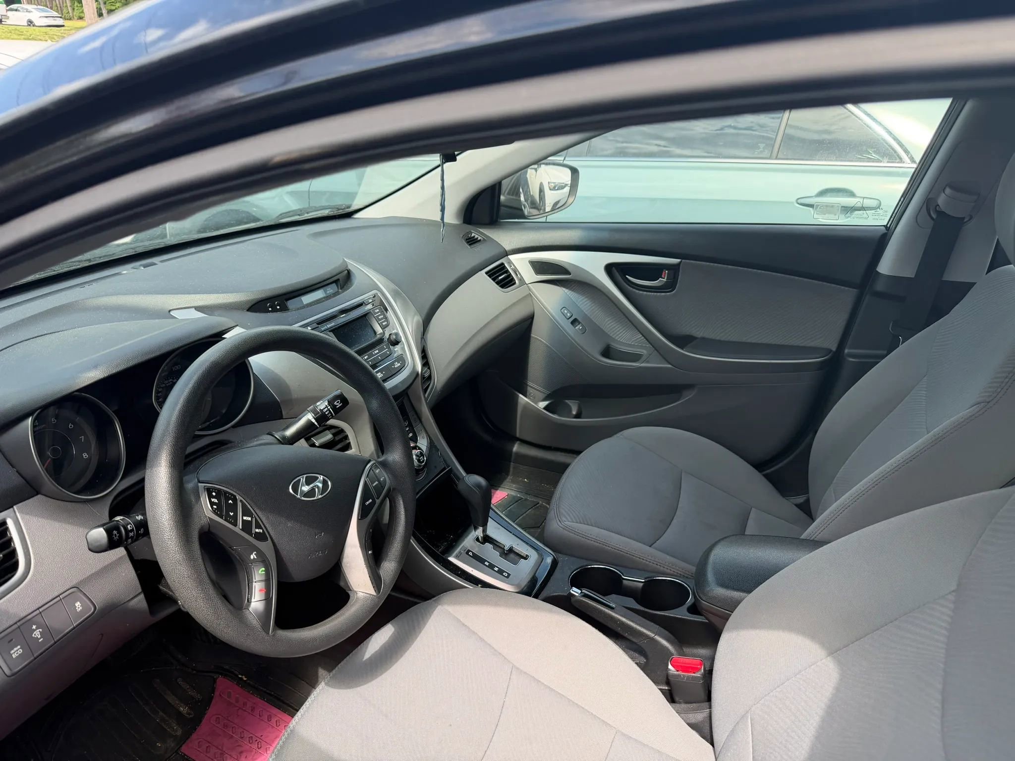 Used 2013 Hyundai Elantra GLS w/ Preferred Pkg FWD image 2