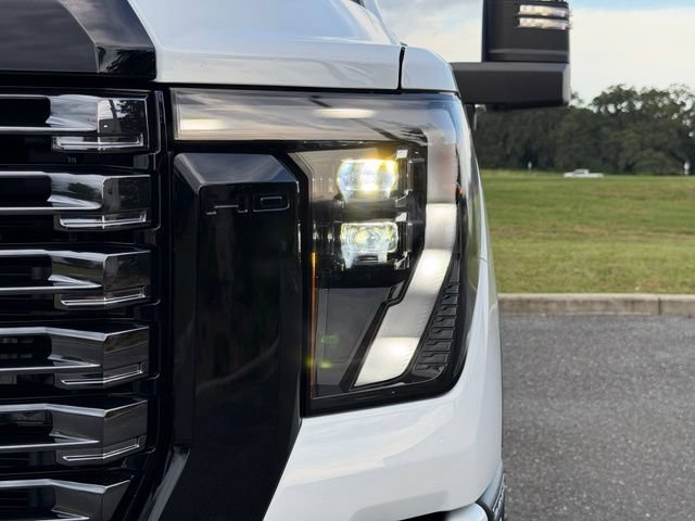Used 2026 GMC Sierra 2500 Denali Ultimate AWD/4WD image 16
