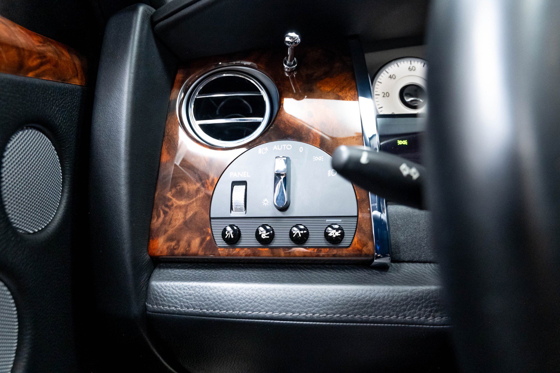 Used 2012 Rolls-Royce Ghost RWD image 74