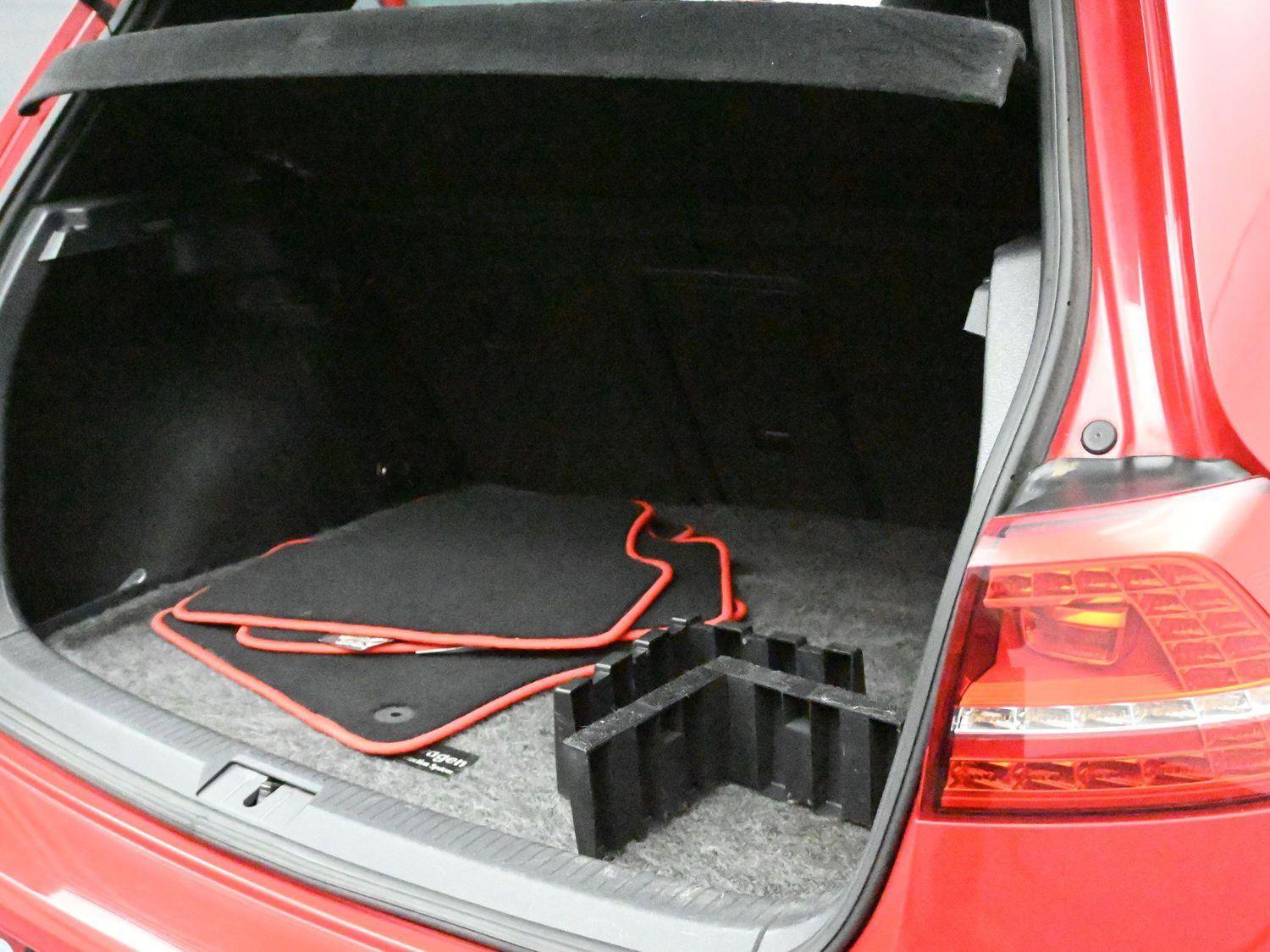 Used 2015 Volkswagen Golf S image 10