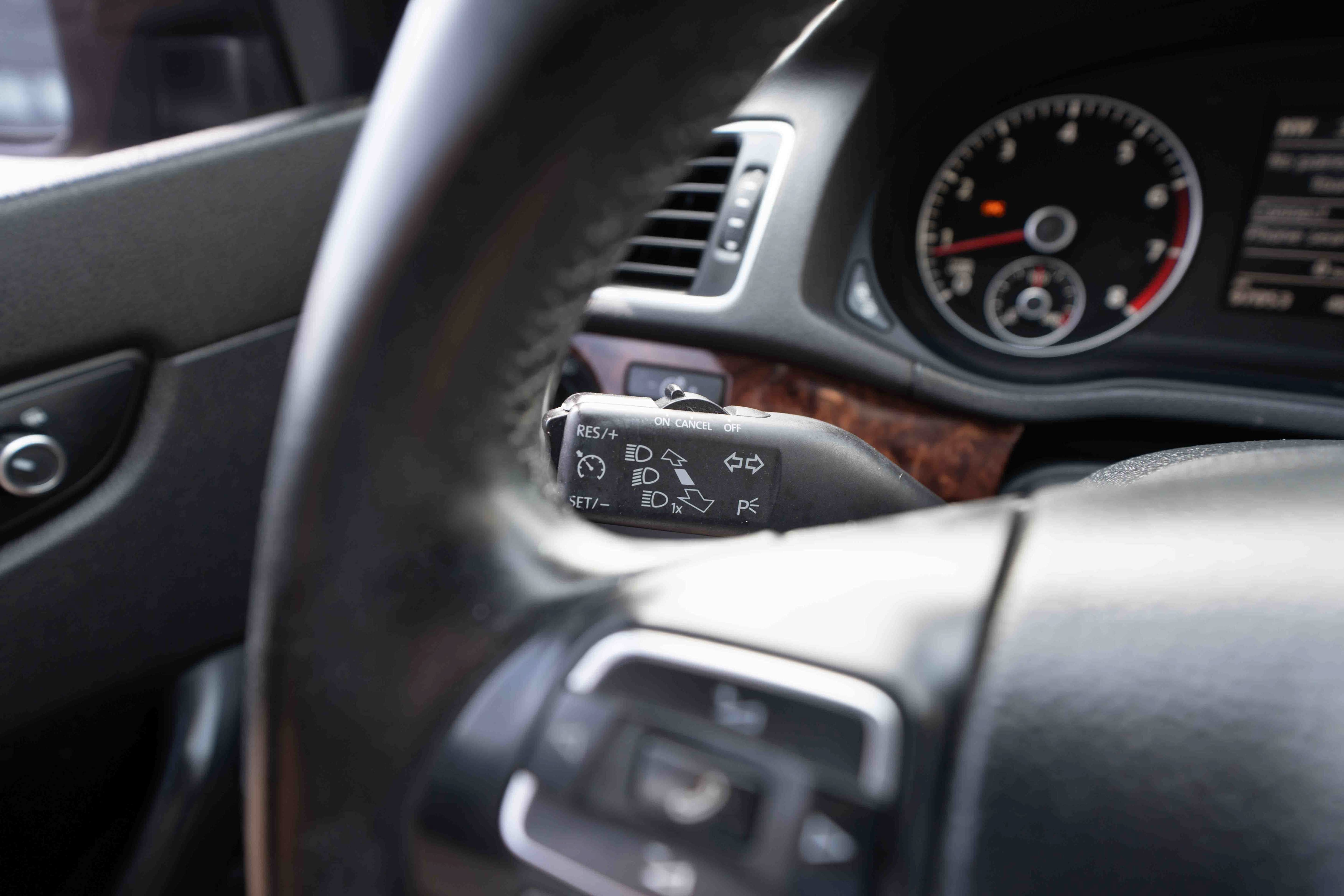 Used 2013 Volkswagen Passat 2.5 SEL Premium FWD image 13