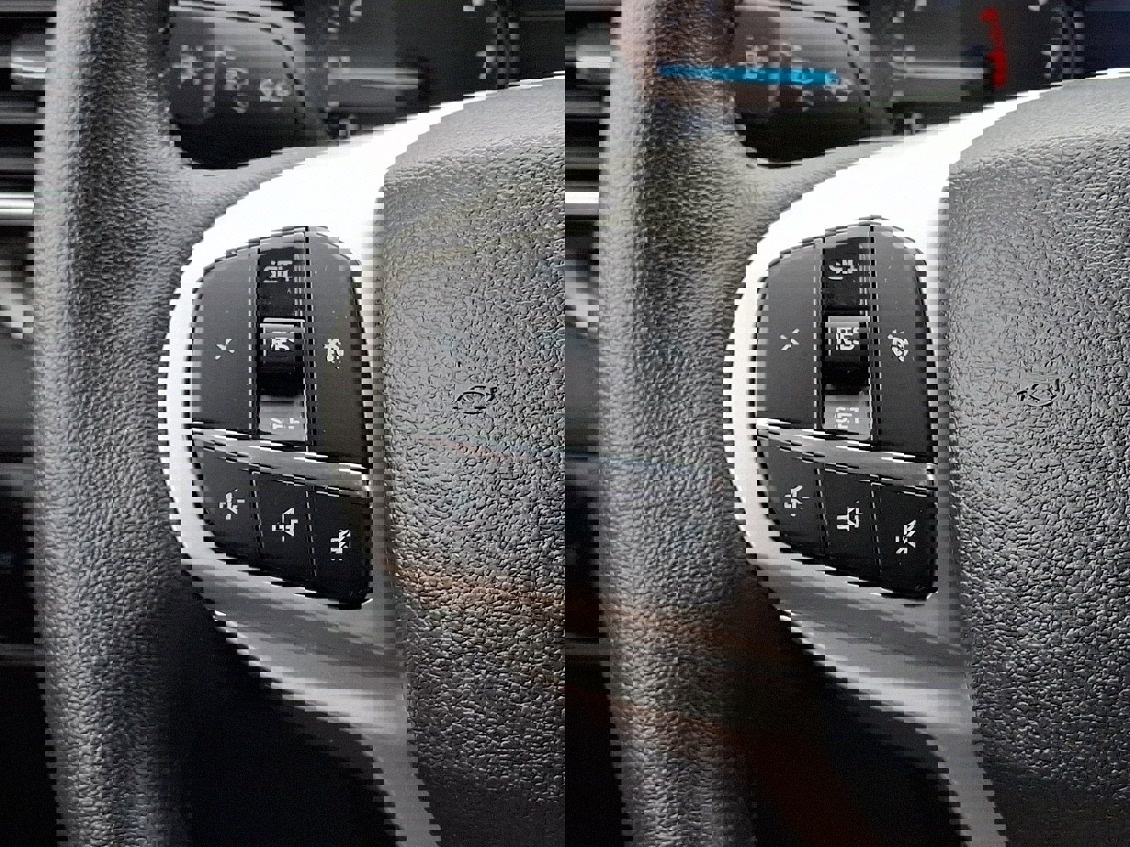 Used 2023 Ford Explorer XLT w/ Equipment Group 202A image 19