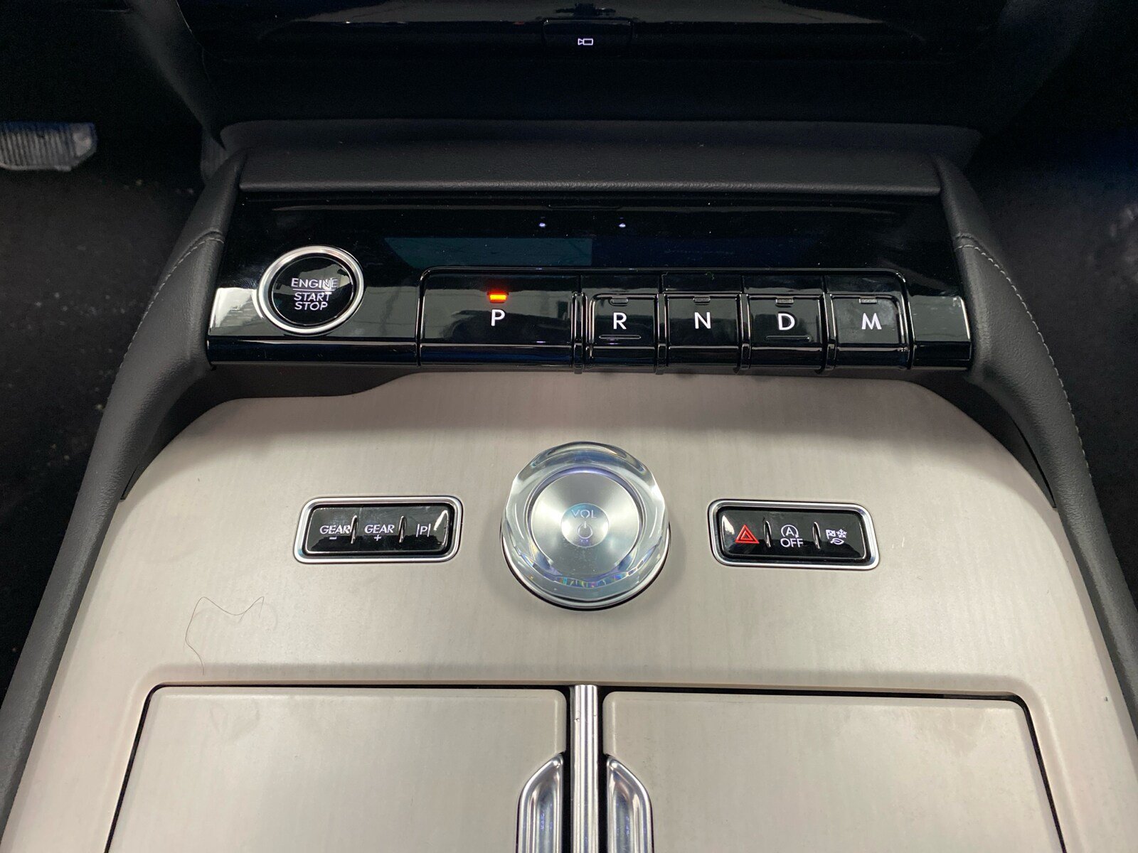 New 2026 Lincoln Navigator Reserve w/ Jet Appearance Package AWD/4WD image 26