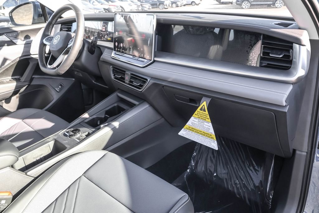 New 2026 Volkswagen Tiguan SE image 40