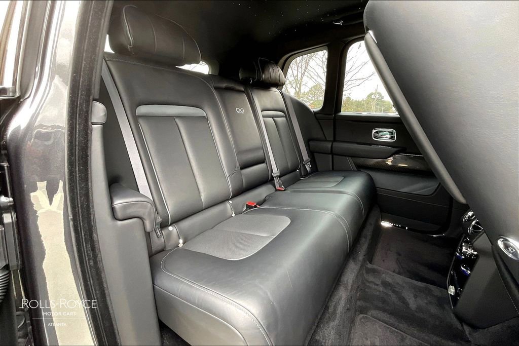 Certified 2022 Rolls-Royce Cullinan Black Badge w/ Dark Exterior Package image 24