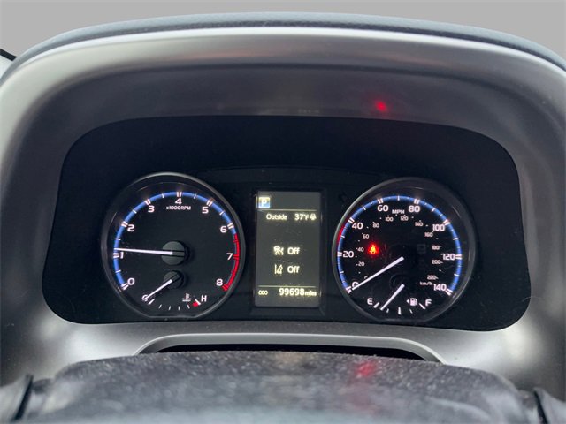 Used 2018 Toyota RAV4 LE image 16