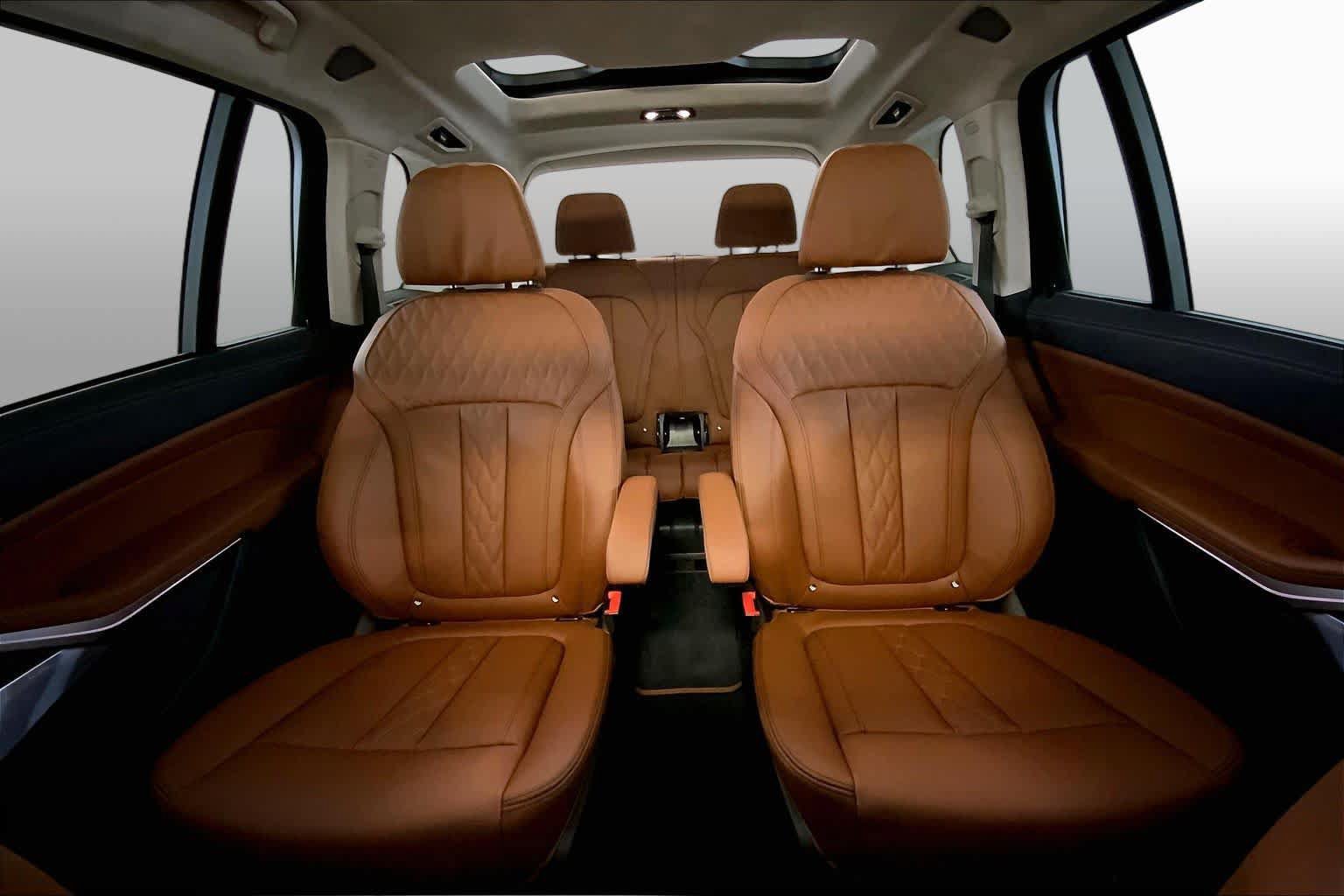 Used 2025 BMW X7 M60i AWD/4WD image 19