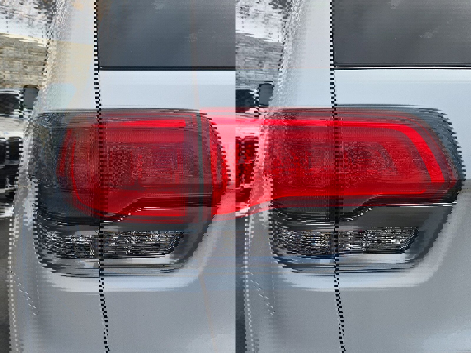 Used 2020 Jeep Grand Cherokee Summit image 10