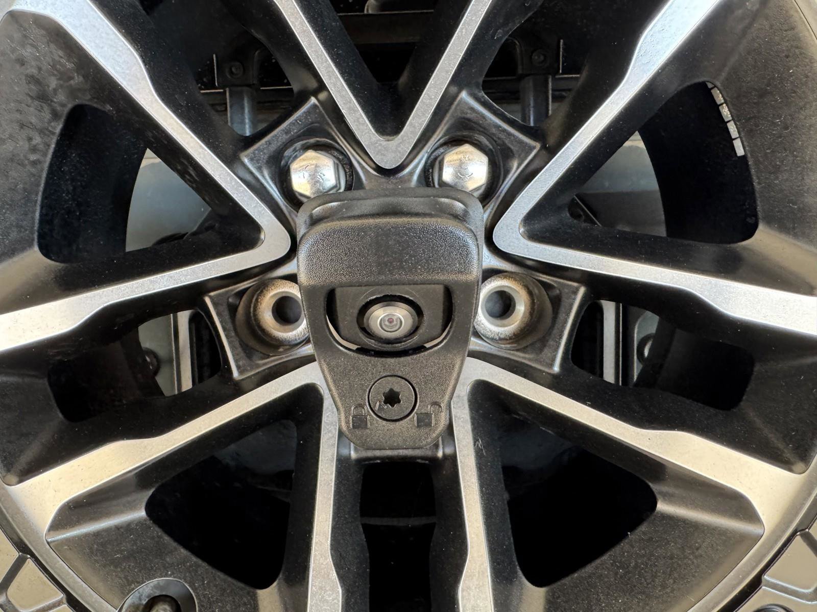 Used 2024 Jeep Wrangler Rubicon w/ XTREMEE 35" Tire Package image 30