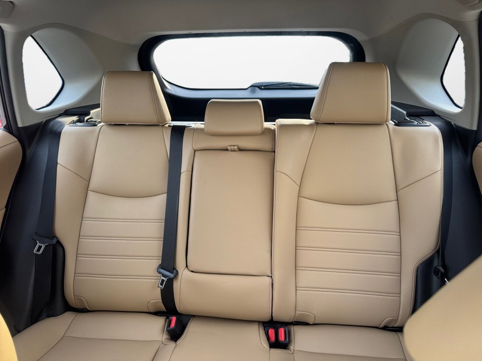 Used 2021 Toyota RAV4 XLE Premium image 15