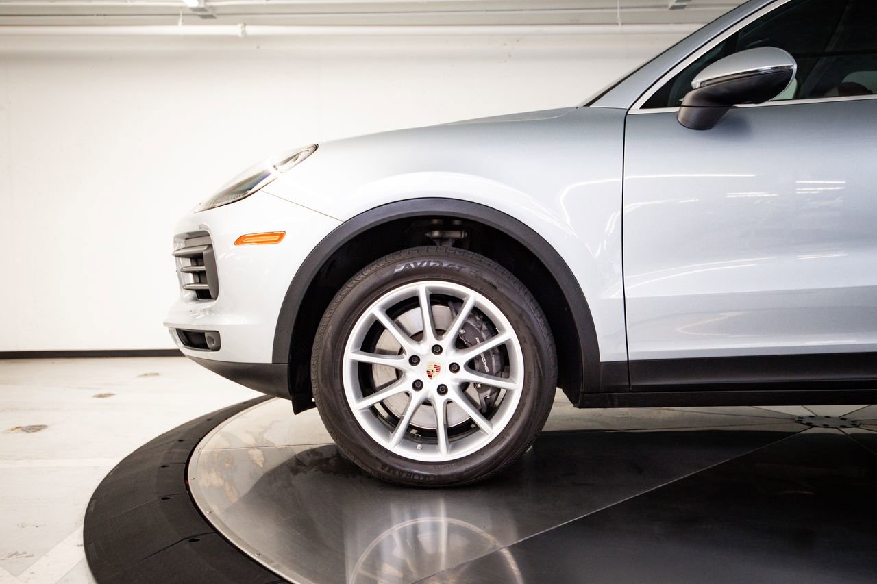 Used 2023 Porsche Cayenne AWD/4WD image 11
