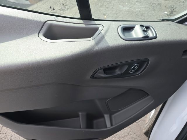 New 2025 Ford Transit 250 148 Medium Roof image 10