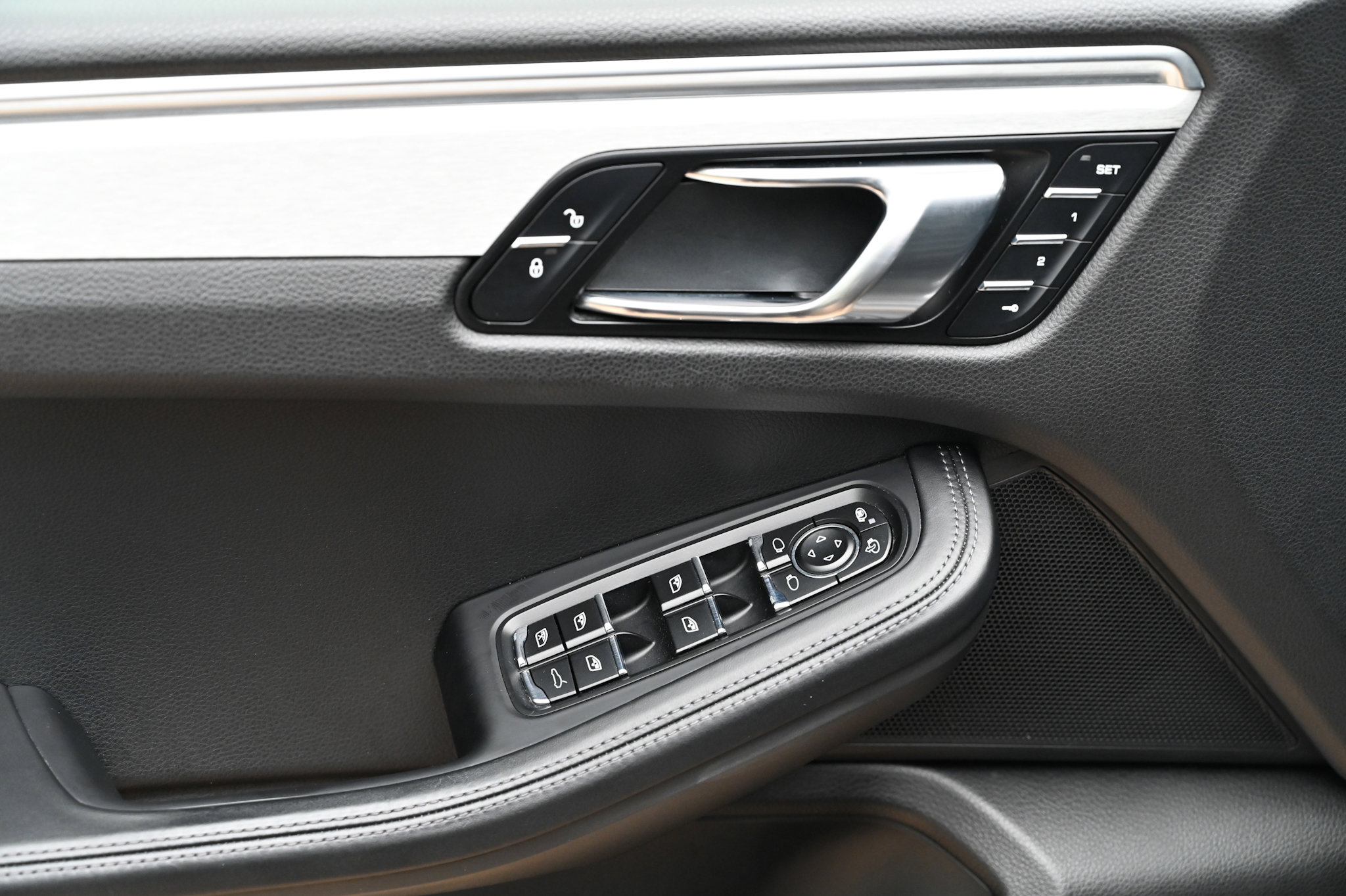 Used 2018 Porsche Macan Turbo image 17