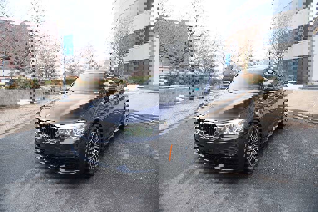 Used 2019 BMW 540i xDrive w/ M Sport Package image 4