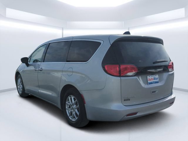 Used 2023 Chrysler Voyager LX FWD image 5