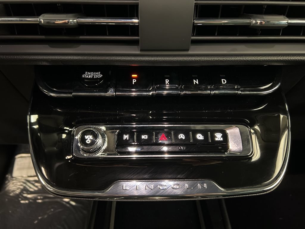 Used 2026 Lincoln Corsair Premiere AWD/4WD image 14