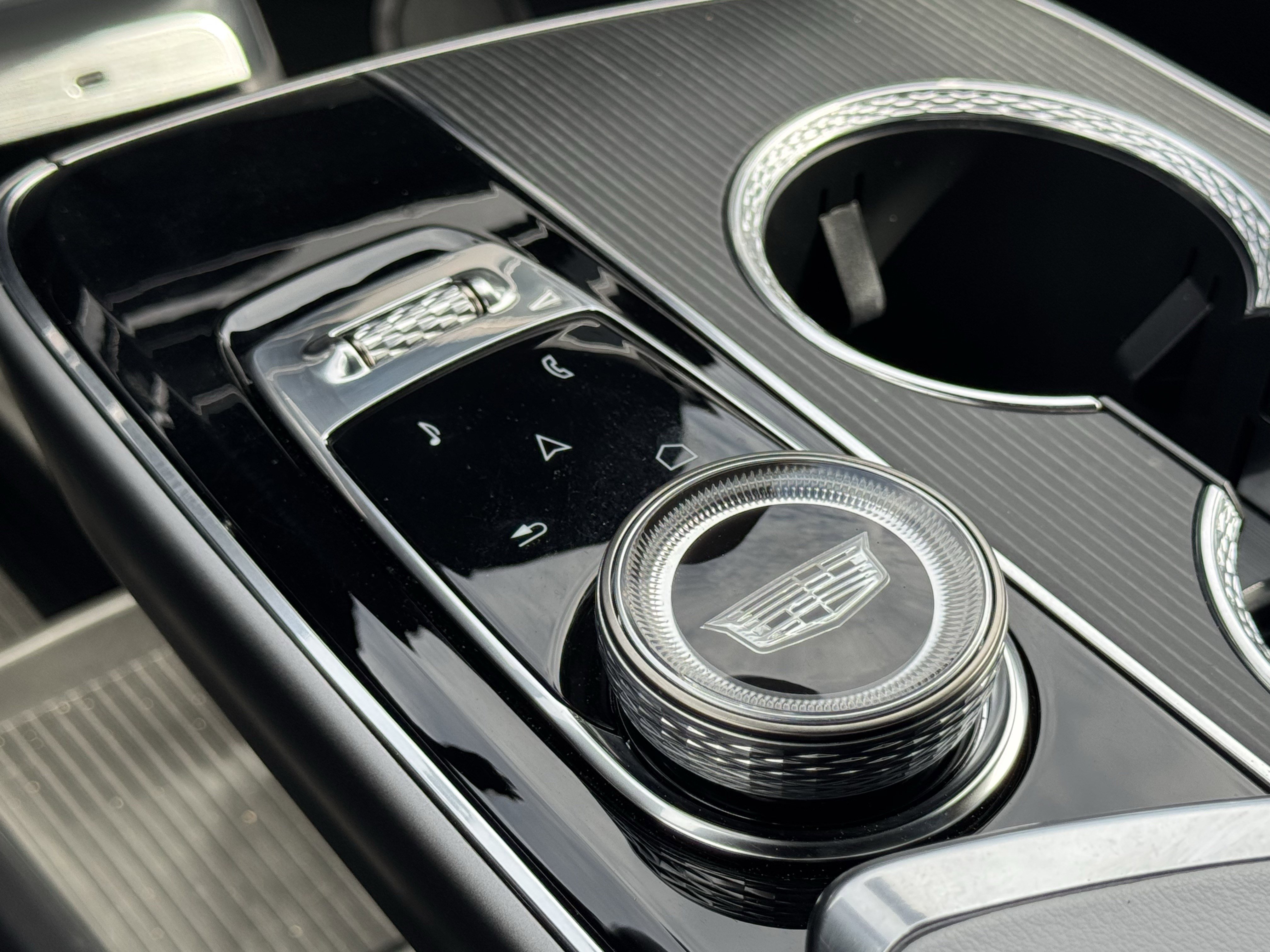 Used 2024 Cadillac Lyriq Luxury AWD/4WD image 27