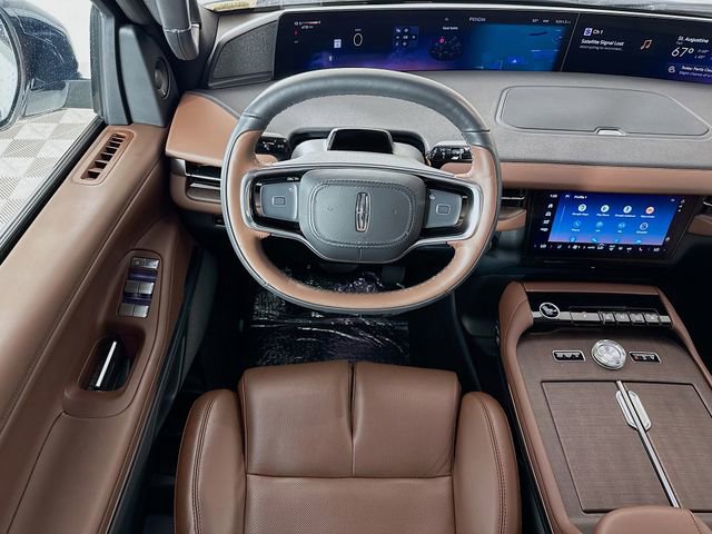 New 2025 Lincoln Navigator L Reserve image 24
