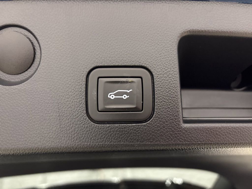 Used 2025 Chevrolet Equinox RS image 38