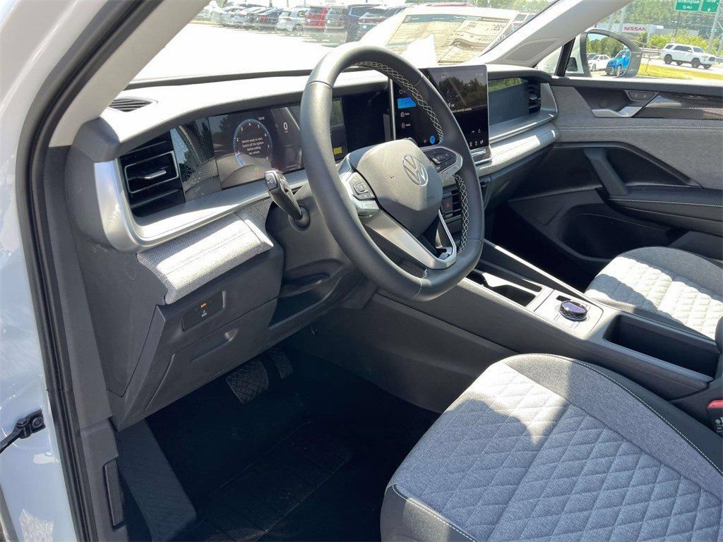 Used 2025 Volkswagen Tiguan S FWD image 17
