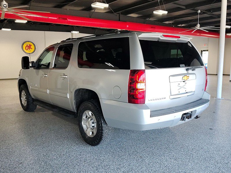 Used 2012 Chevrolet Suburban 2500 LS w/ Convenience Package 1 AWD/4WD image 3