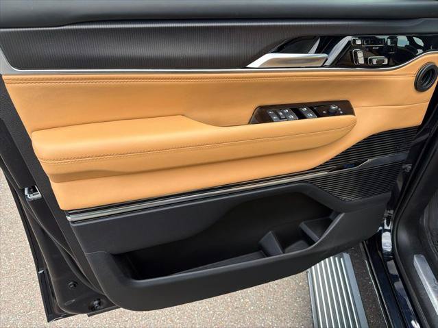 Certified 2025 Jeep Grand Wagoneer L Series III w/ Rear Seat Video Group 1 AWD/4WD image 6
