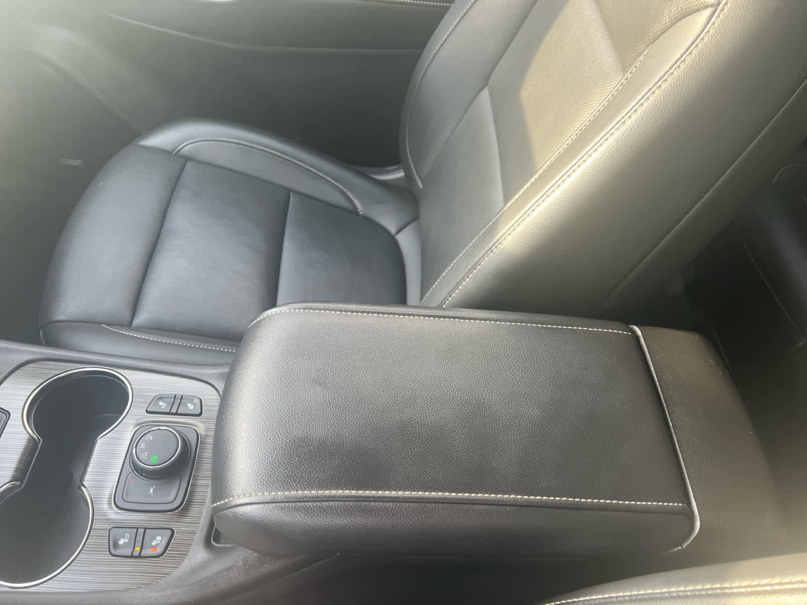 Used 2023 GMC Acadia SLT image 29