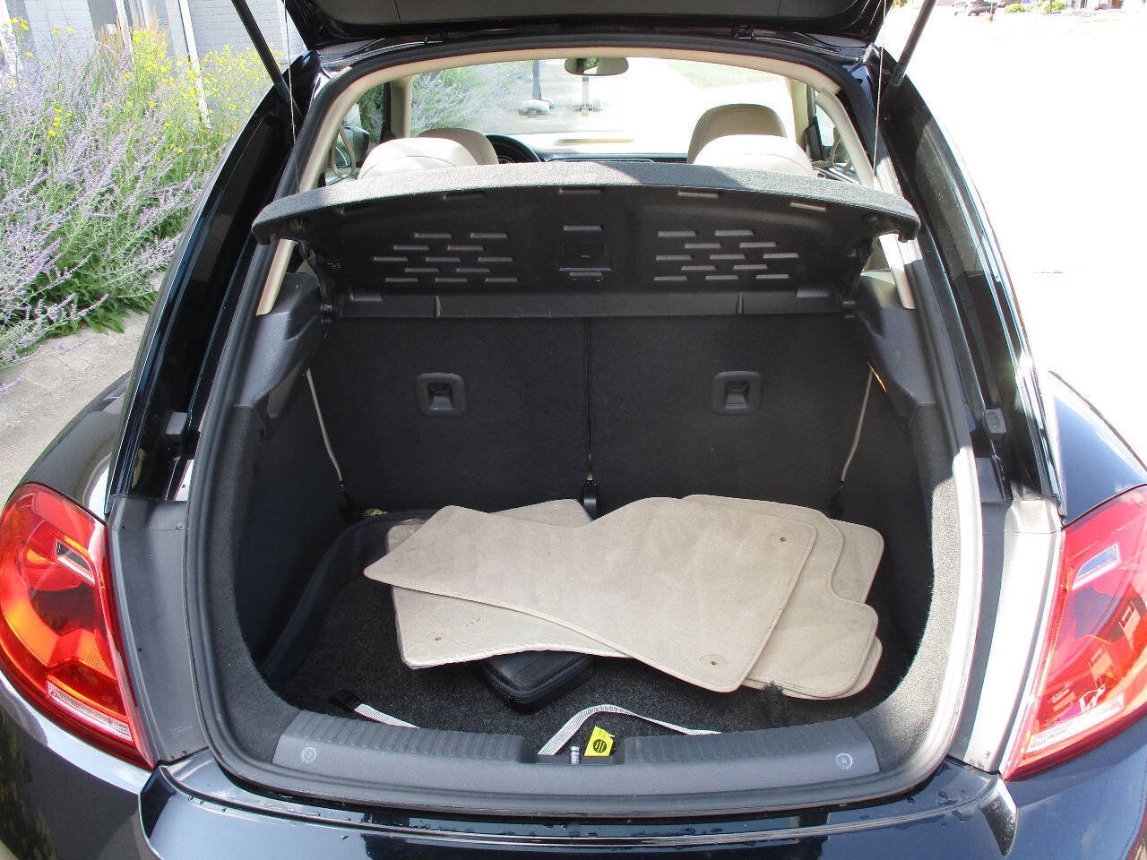 Used 2015 Volkswagen Beetle 1.8T FWD image 28