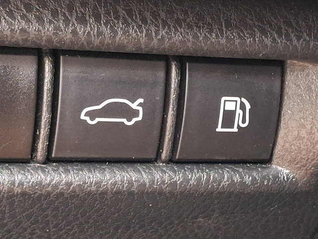 Used 2025 Toyota Camry SE FWD image 25