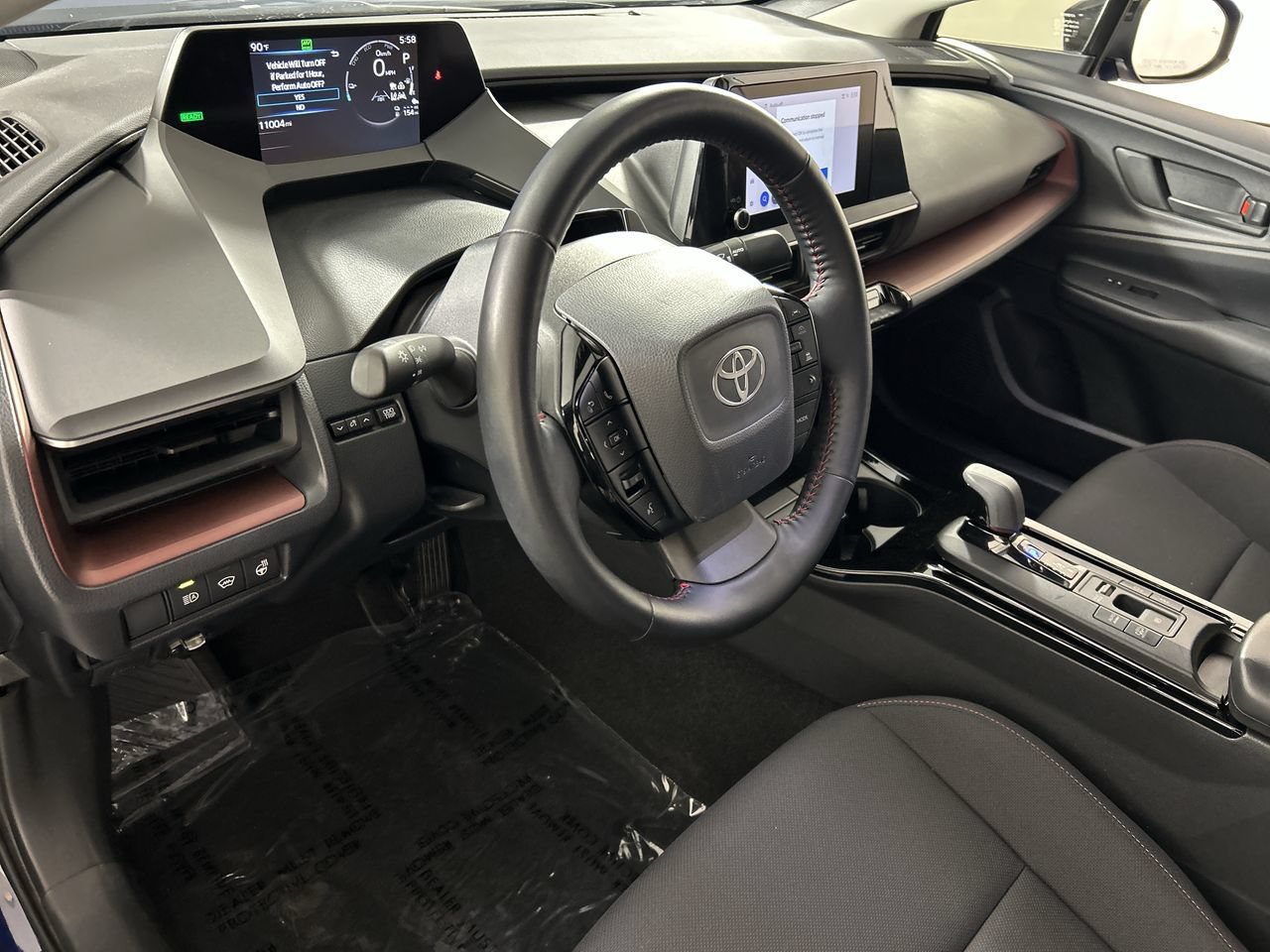 Used 2025 Toyota Prius Plug-In Hybrid FWD image 12