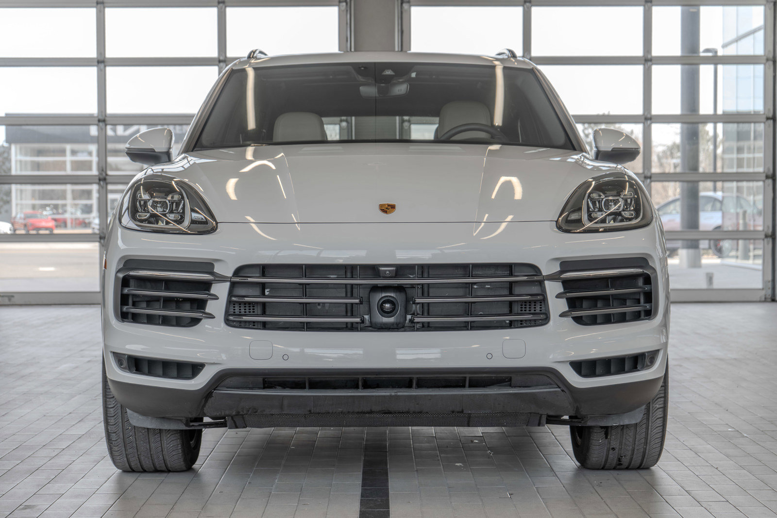 Used 2023 Porsche Cayenne Platinum Edition image 11