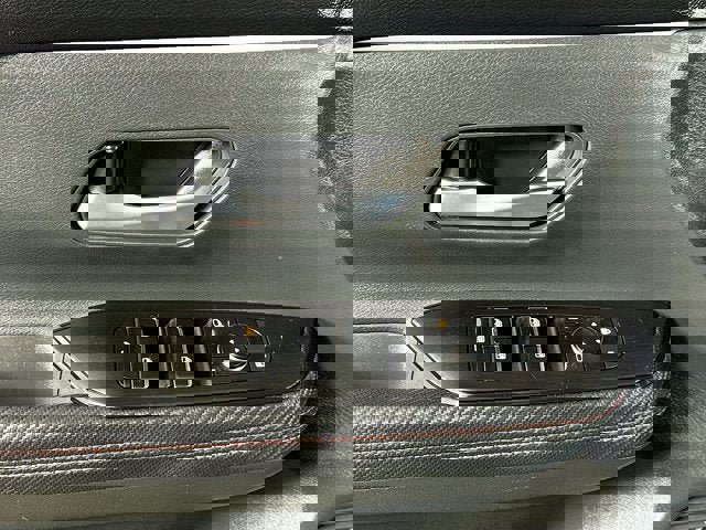 Certified 2025 Nissan Kicks SR w/ SR Premium Package image 16